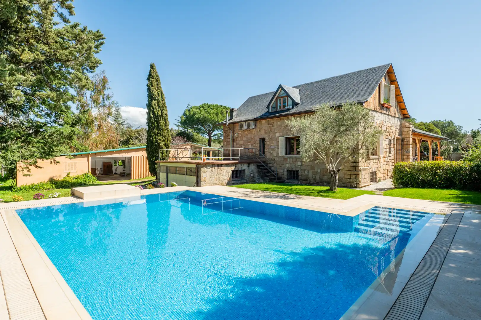 Houses for sale in Puerto de Galapagar - Las Cuestas