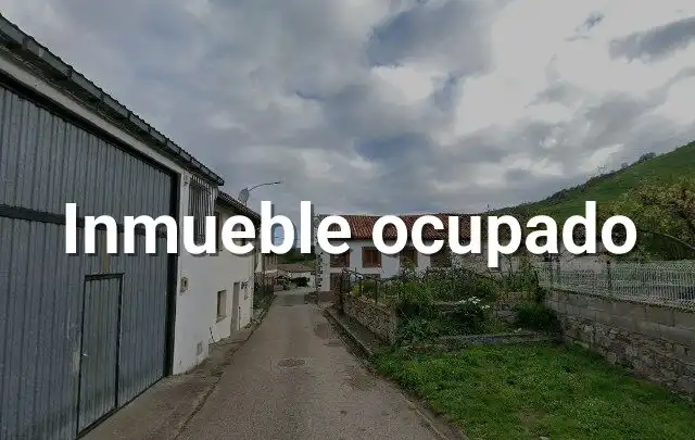 Aparcament de Casa adosada en venda en Santiurde de Reinosa