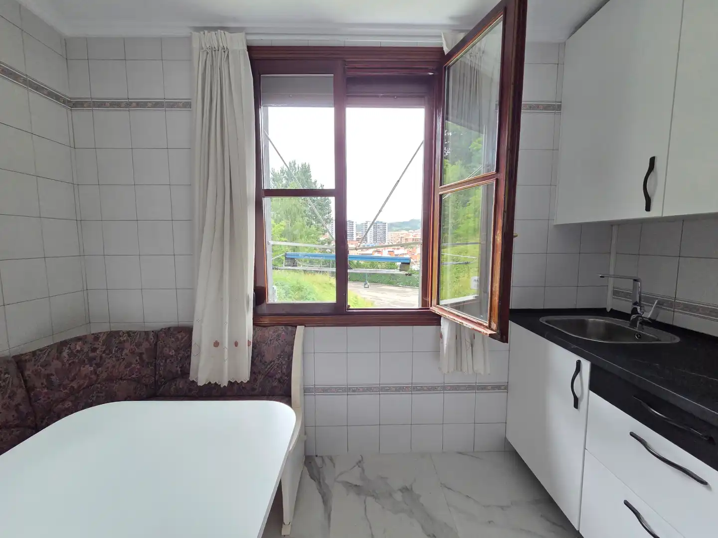 Kitchen of Flat for sale in Bilbao   with Furnished