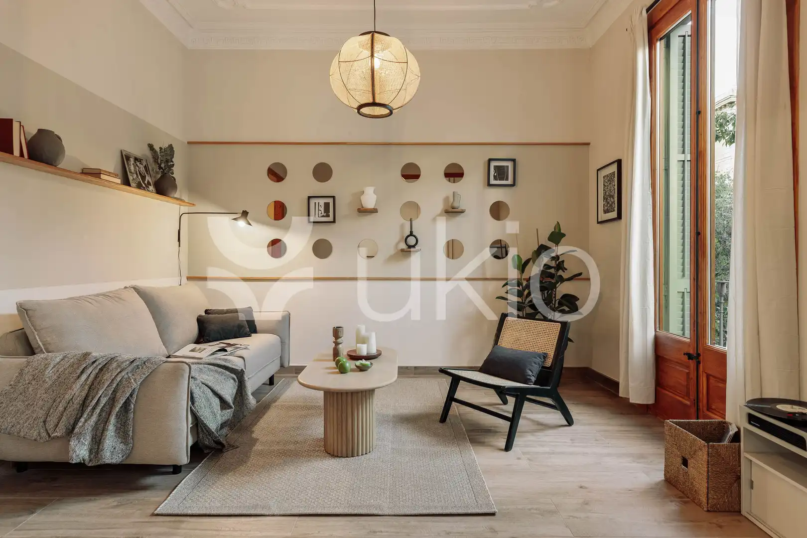 Apartamento con terraza en alquiler en Carrer de Pau Claris, imagen 3