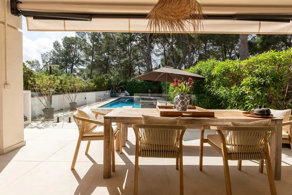 Terrasse von Einfamilien-Reihenhaus zum Verkauf in Pollença mit Klimaanlage, Heizung und Terrasse