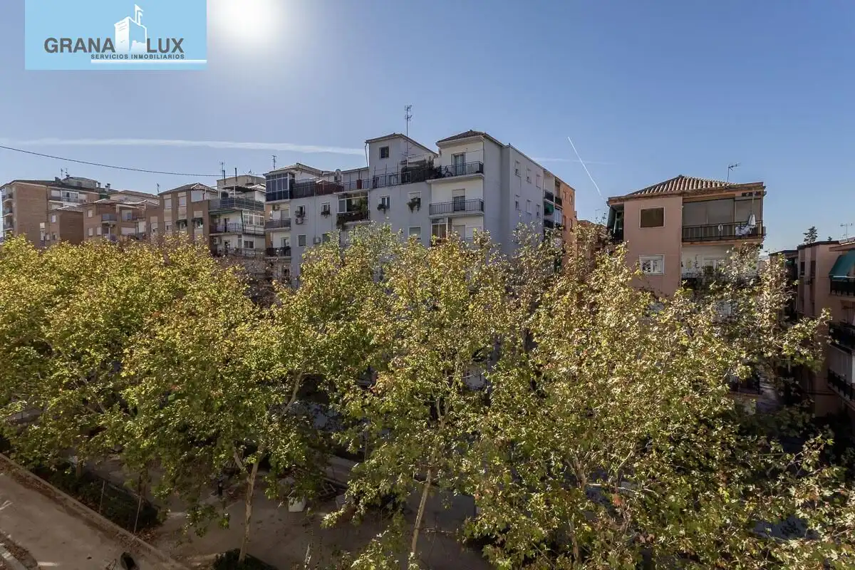 Außenansicht von Wohnung zum Verkauf in Granada mit Klimaanlage und Heizung