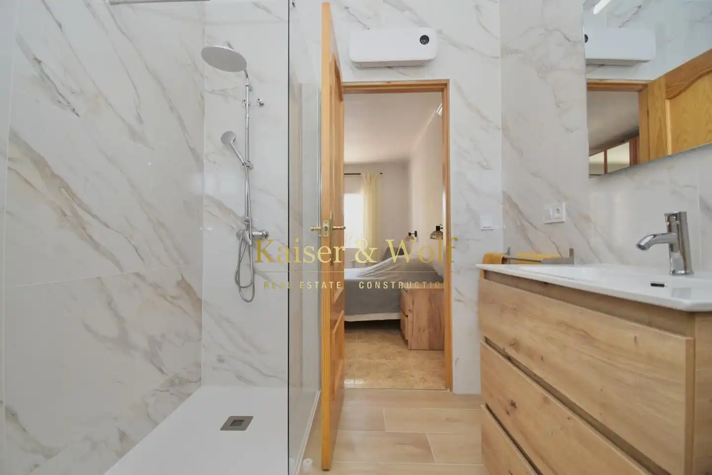 Bathroom of Houses for sale in Elche / Elx  with Air Conditioner, Private garden and Terrace