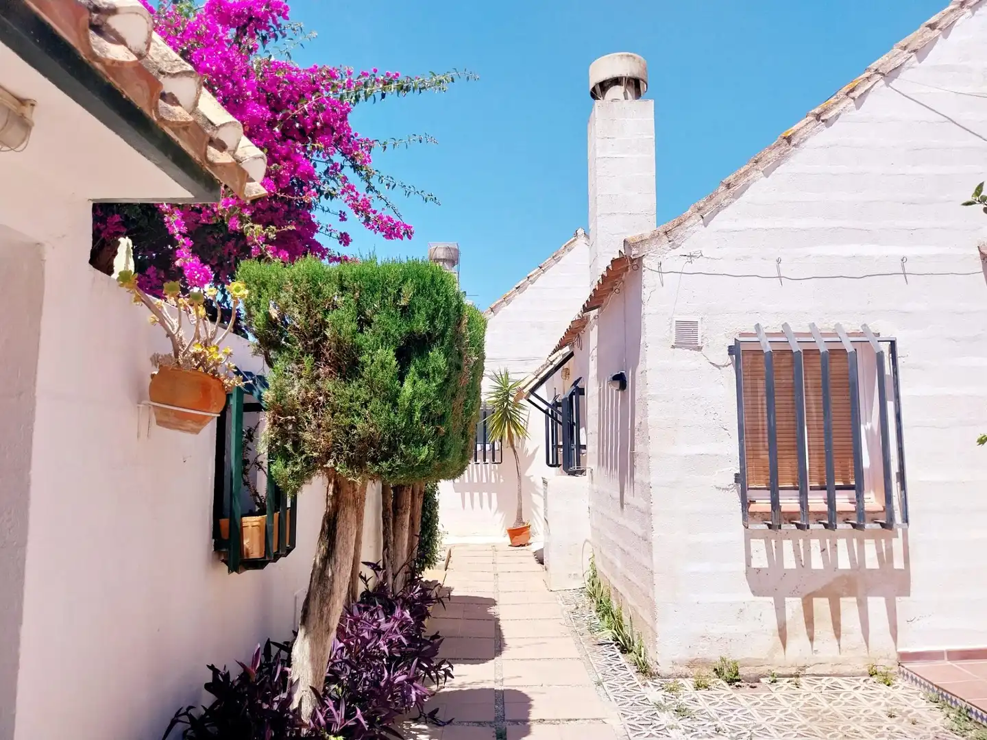 Außenansicht von Einfamilien-Reihenhaus zum Verkauf in Mijas mit Klimaanlage, Heizung und Terrasse