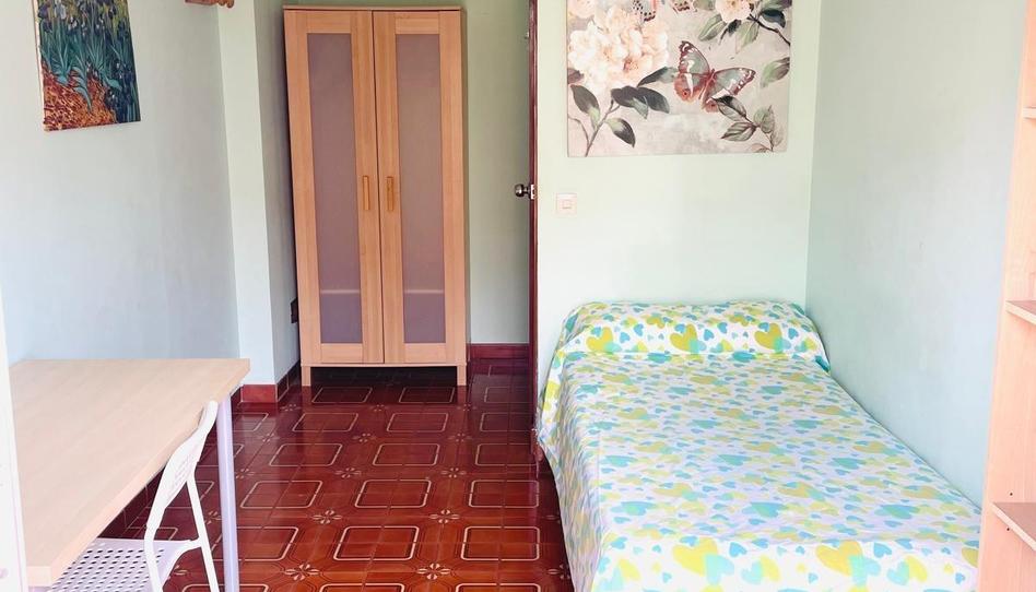 Photo 1 of Flat to share in Calle Jorge de Montemayor, Cruz Roja, Sevilla