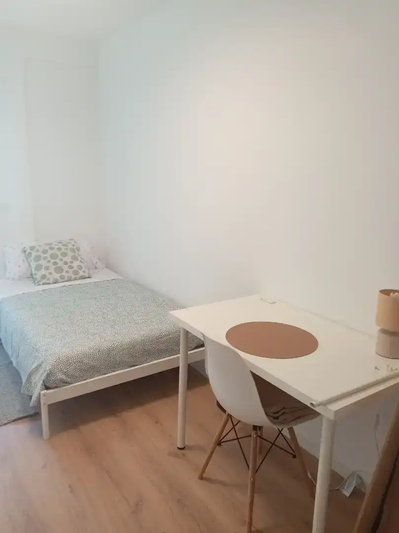 Schlafzimmer von Wohnung zur Miete in Coslada mit Balkon