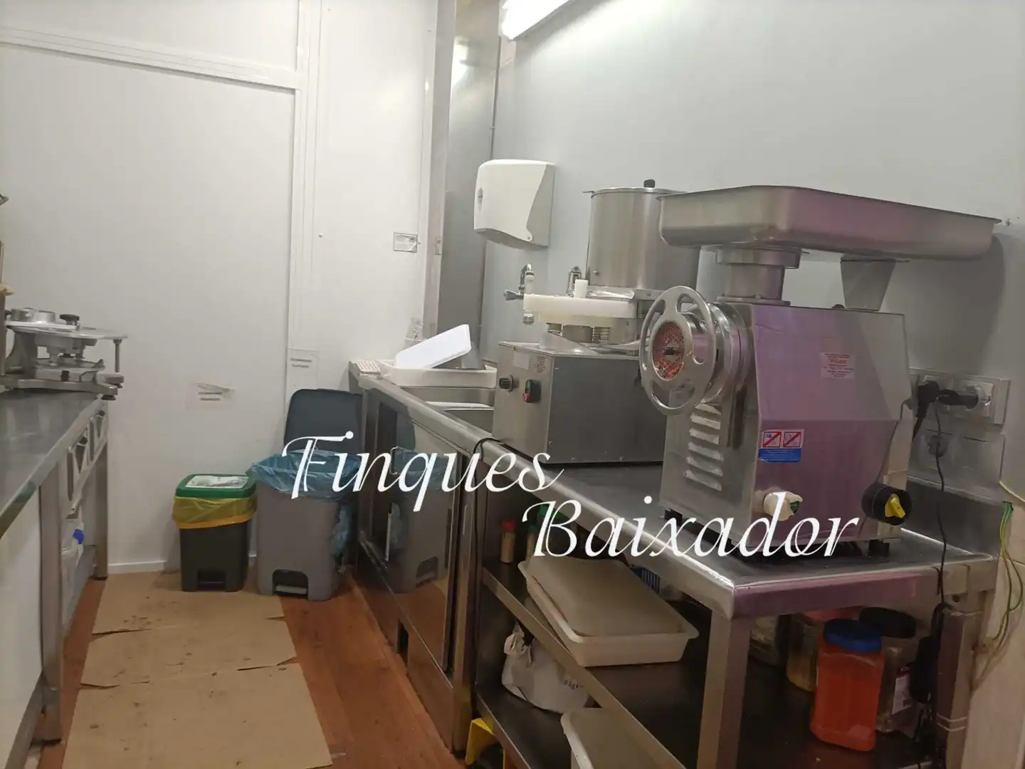 Locale commerciale in cessione a Carrer del General Josep Moragues, imagen 20