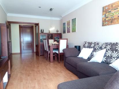 Living room of Flat for sale in  Granada Capital