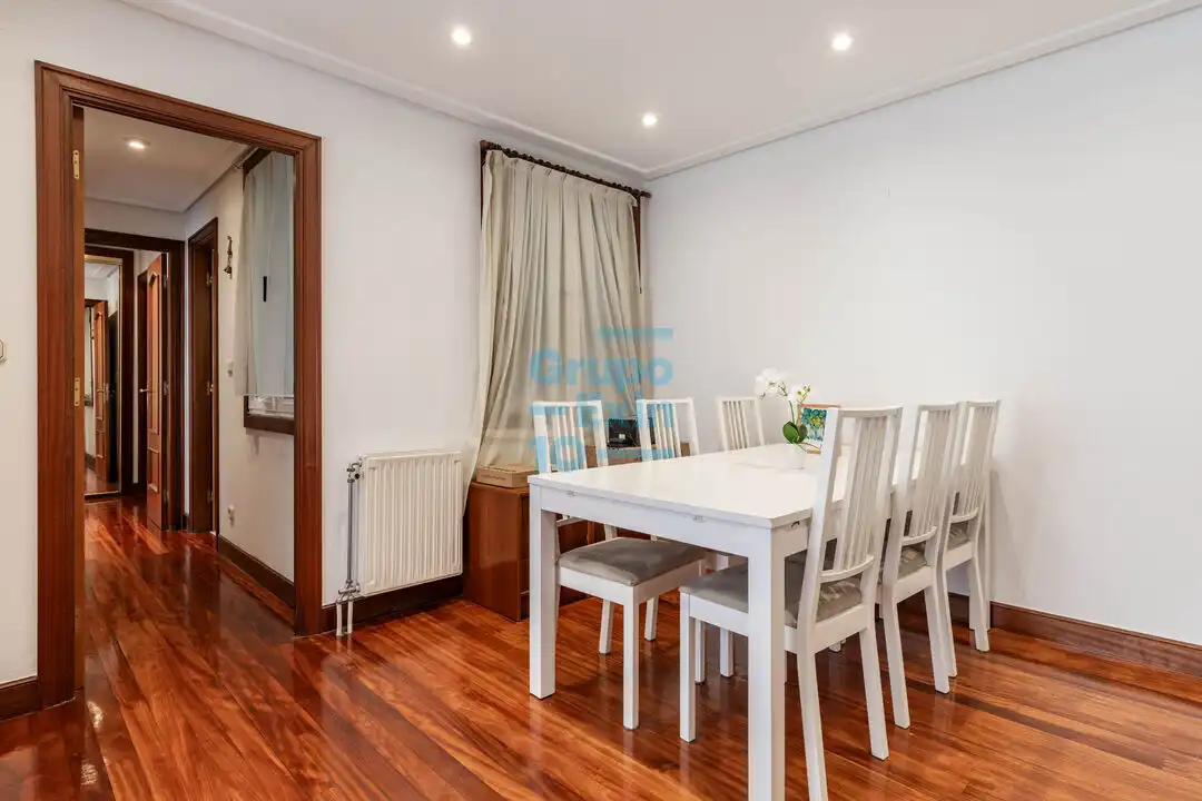 Comedor de Piso en venta en Donostia - San Sebastián  con Calefacción