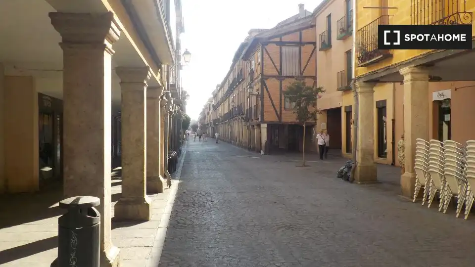 Exterior view of Flat for rent in Alcalá de Henares  with Air Conditioner, Heating and Furnished