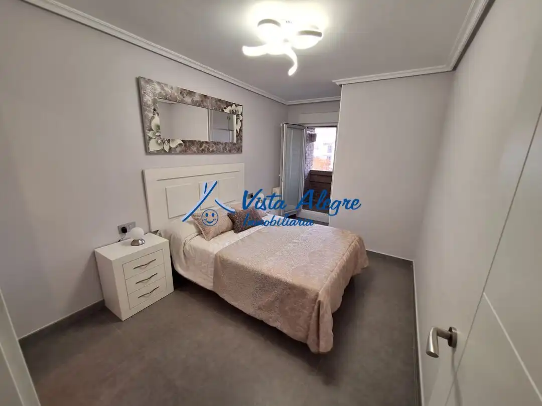 Bedroom of Flat for sale in Haro, La Rioja