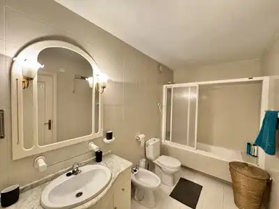 Badezimmer von Dachboden zum Verkauf in Mijas mit Klimaanlage, Heizung und Terrasse