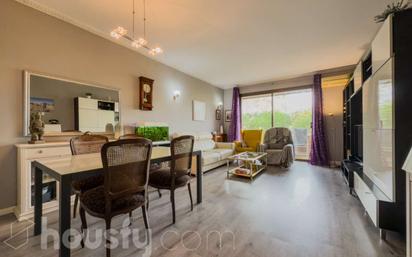 Exterior view of Flat for sale in  Barcelona Capital  with Air Conditioner and Terrace