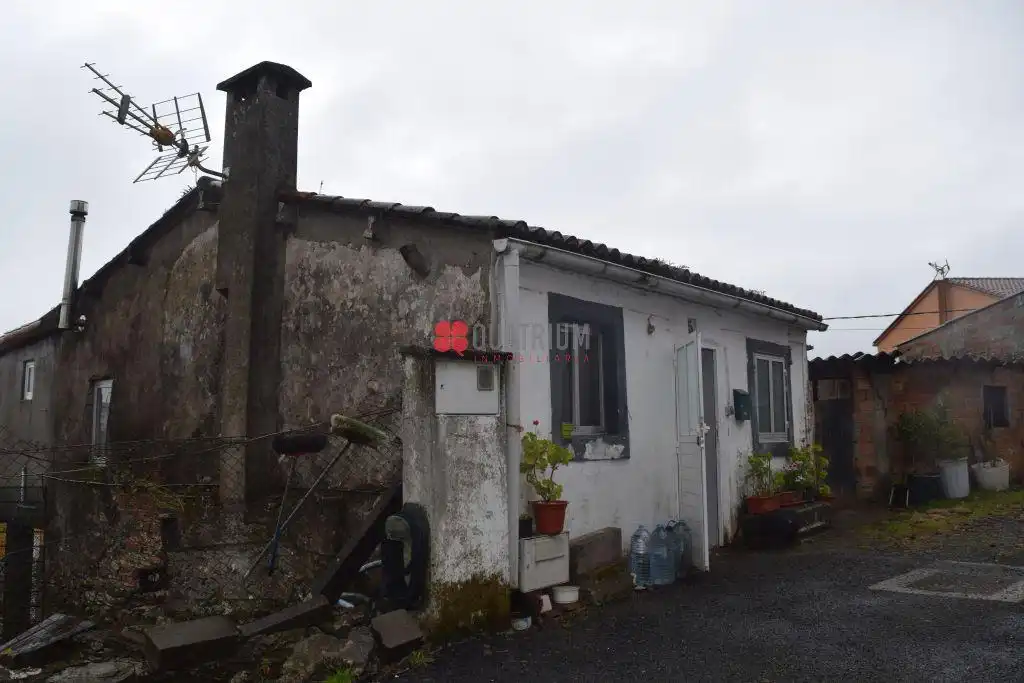 Außenansicht von Haus oder Chalet zum Verkauf in Santiago de Compostela  mit Privatgarten