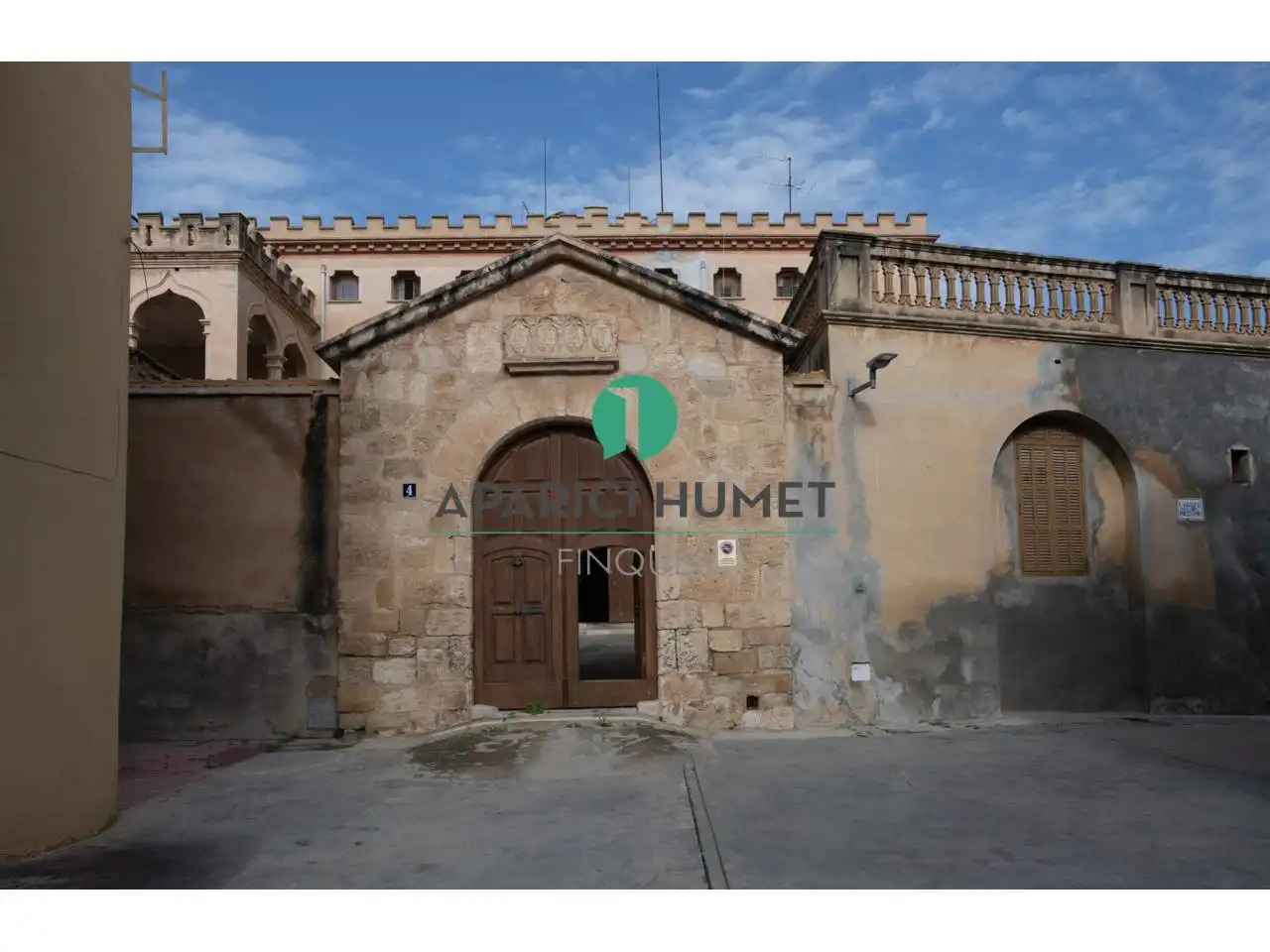 Vista exterior de Edificio en venta en Vilafranca del Penedès