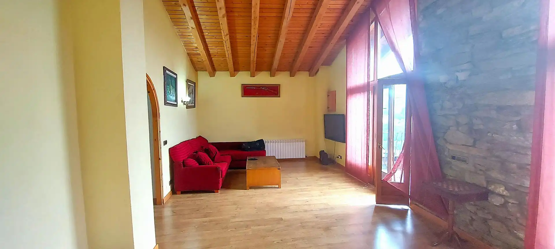 Sala d'estar de Casa o xalet en venda en La Seu d'Urgell amb Calefacció