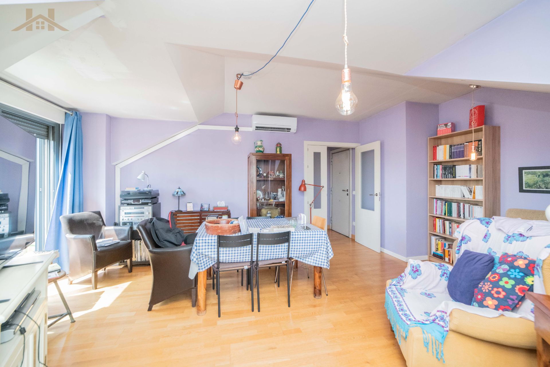 Sala de estar de Ático en venta en El Escorial con Aire acondicionado, Calefacción y Terraza