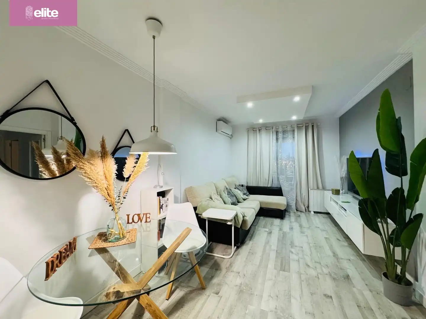 Sala de estar de Piso en venta en Jerez de la Frontera con Aire acondicionado, Parquet y Terraza