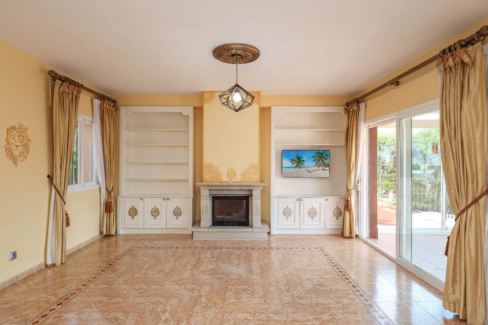 Living room of Houses for sale in Coín