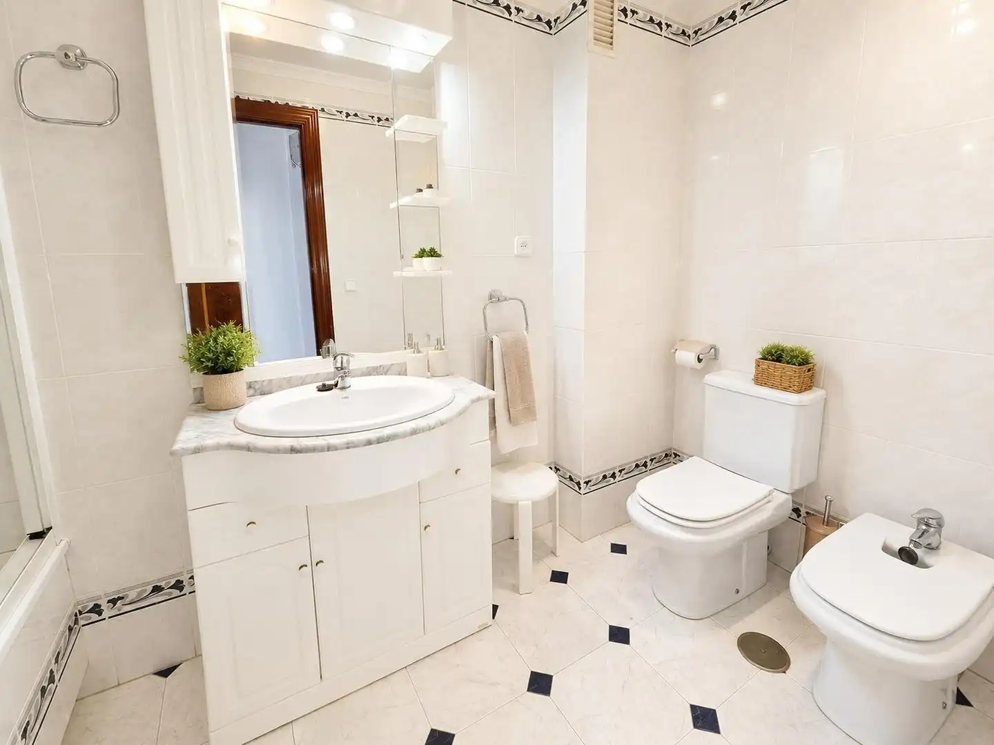 Baño de Piso de alquiler en Málaga con Terraza y Amueblado