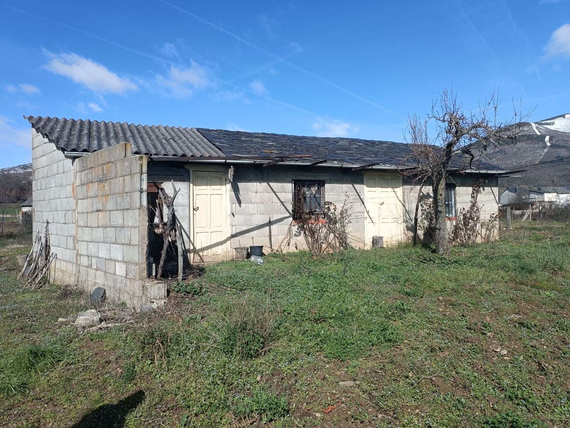 Exterior view of Land for sale in Noceda del Bierzo