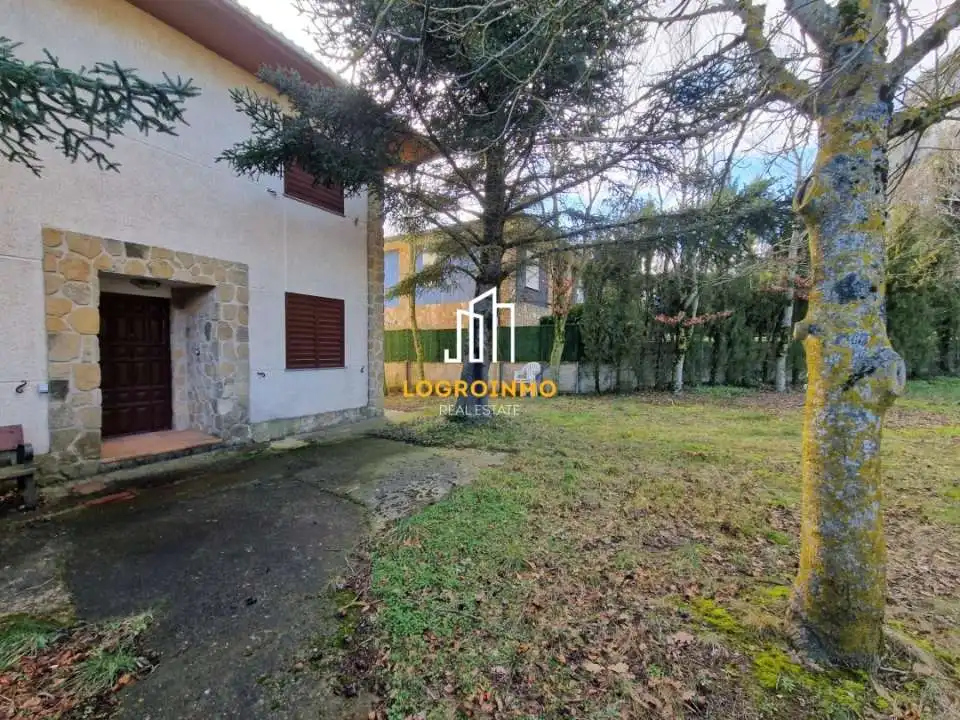 Houses for sale in Lapoblación  with Heating, Private garden and Parquet flooring