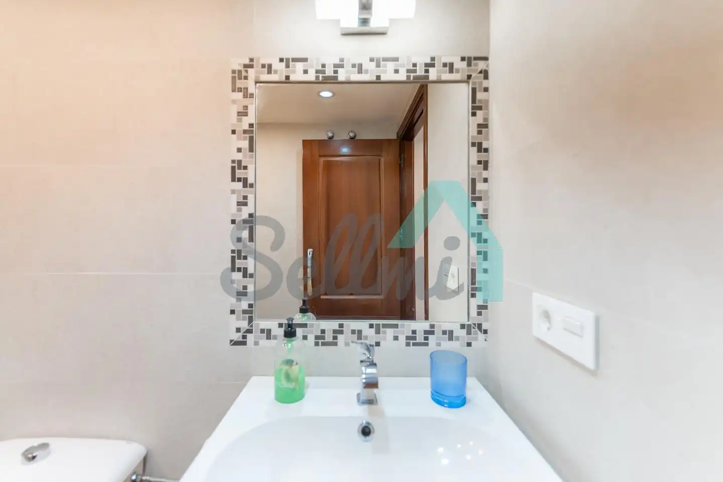 Bathroom of Flat for share in Oviedo   with Heating, Furnished and Internet