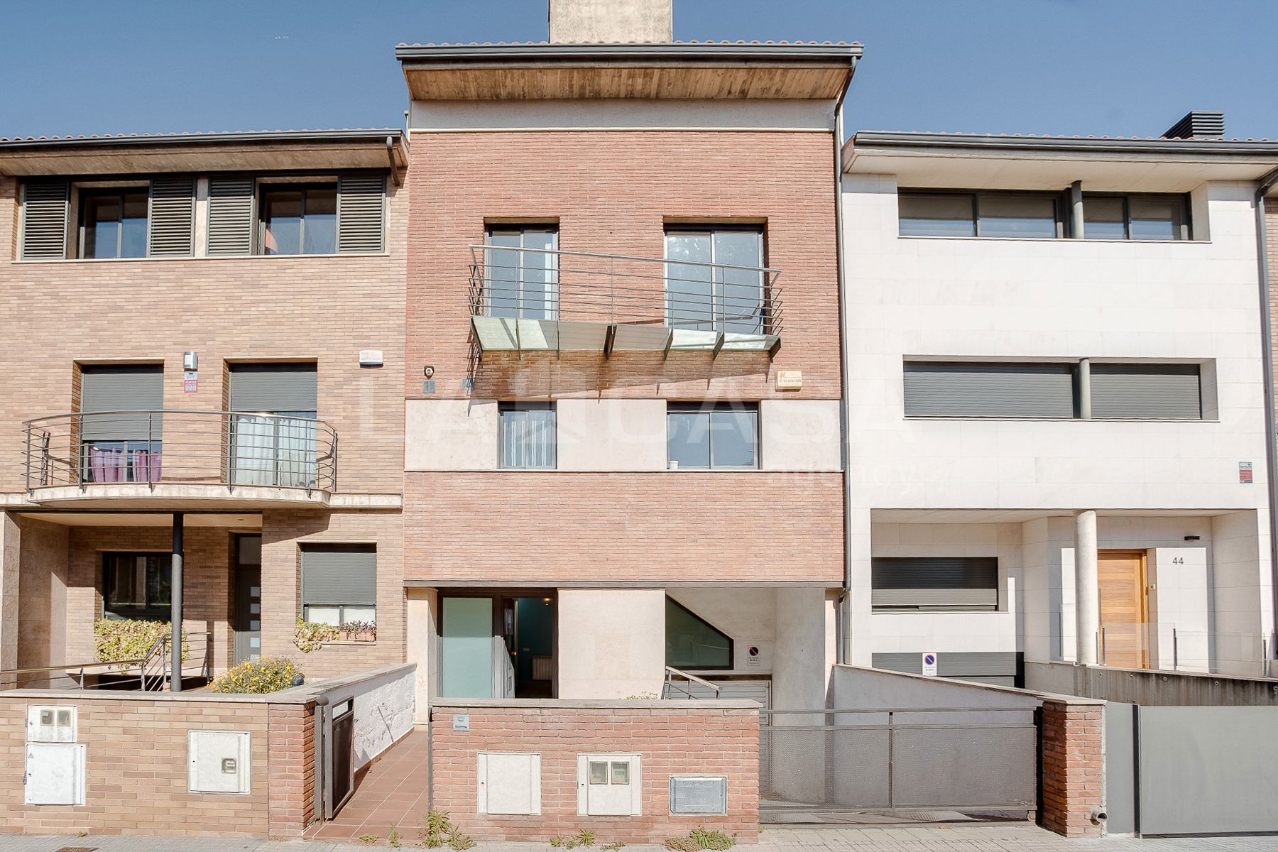 Exterior view of Single-family semi-detached for sale in Granollers  with Air Conditioner, Heating and Private garden