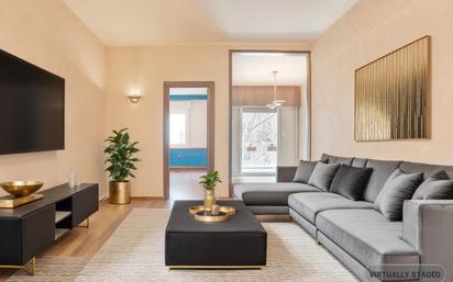 Living room of Flat for sale in  Barcelona Capital  with Balcony