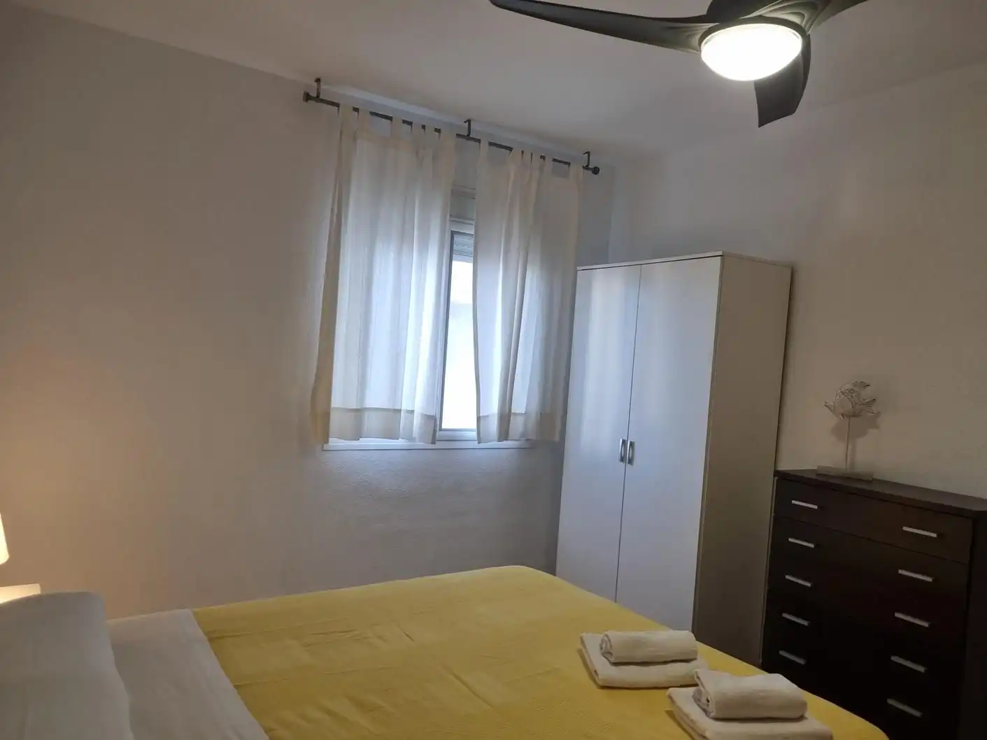Habitación de Apartamento de alquiler en Torrox con Aire acondicionado, Calefacción y Amueblado