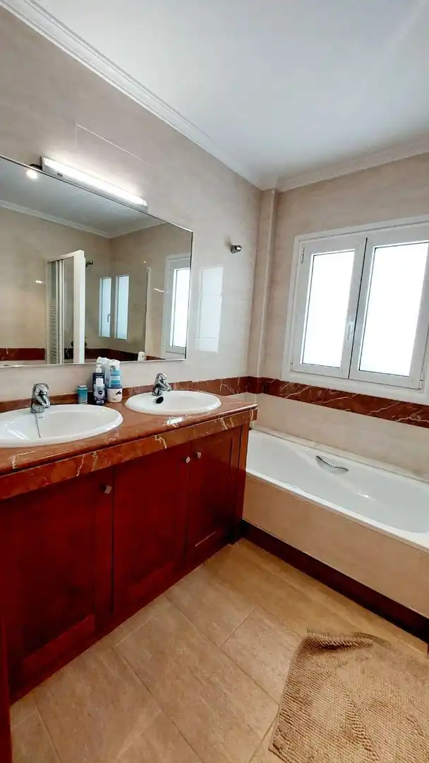Baño de Casa adosada en venta en Santiago del Teide con Trastero, Jacuzzi y Piscina comunitaria