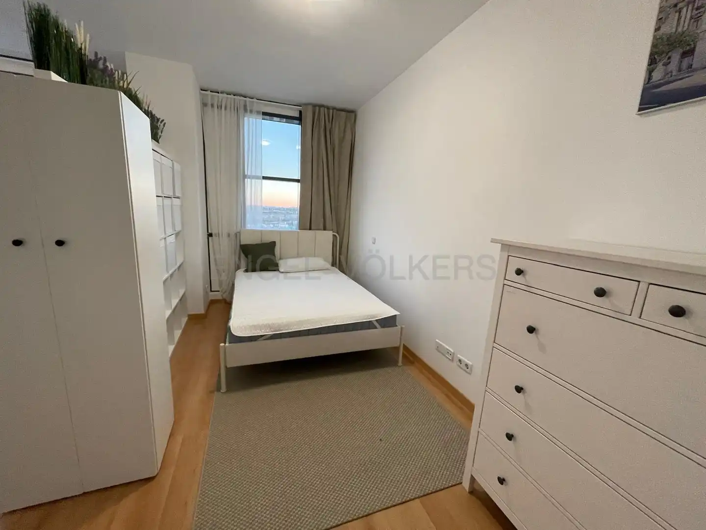Bedroom of Study for rent in San Sebastián de los Reyes  with Air Conditioner, Heating and Parquet flooring
