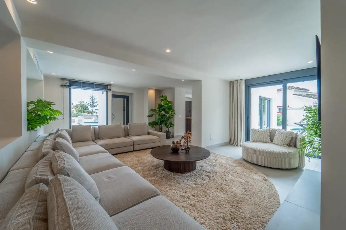 Sala d'estar de Casa o xalet en venda en Benalmádena amb Aire condicionat, Calefacció i Jardí privat