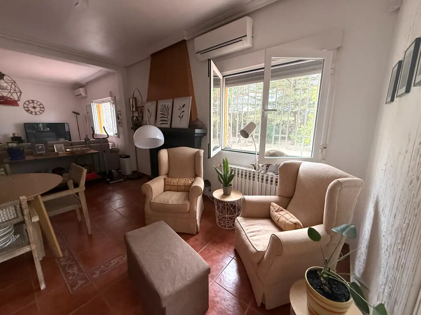 Sala de estar de Casa o chalet en venta en Poblete con Aire acondicionado, Jardín privado y Piscina