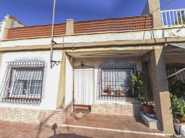 Villa zum Verkauf in Calle San Basilio