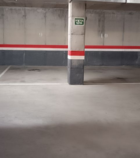 Foto 2 de Garaje de alquiler en Carrer de Miquel Llor, El Sucre - El Nadal, Vic