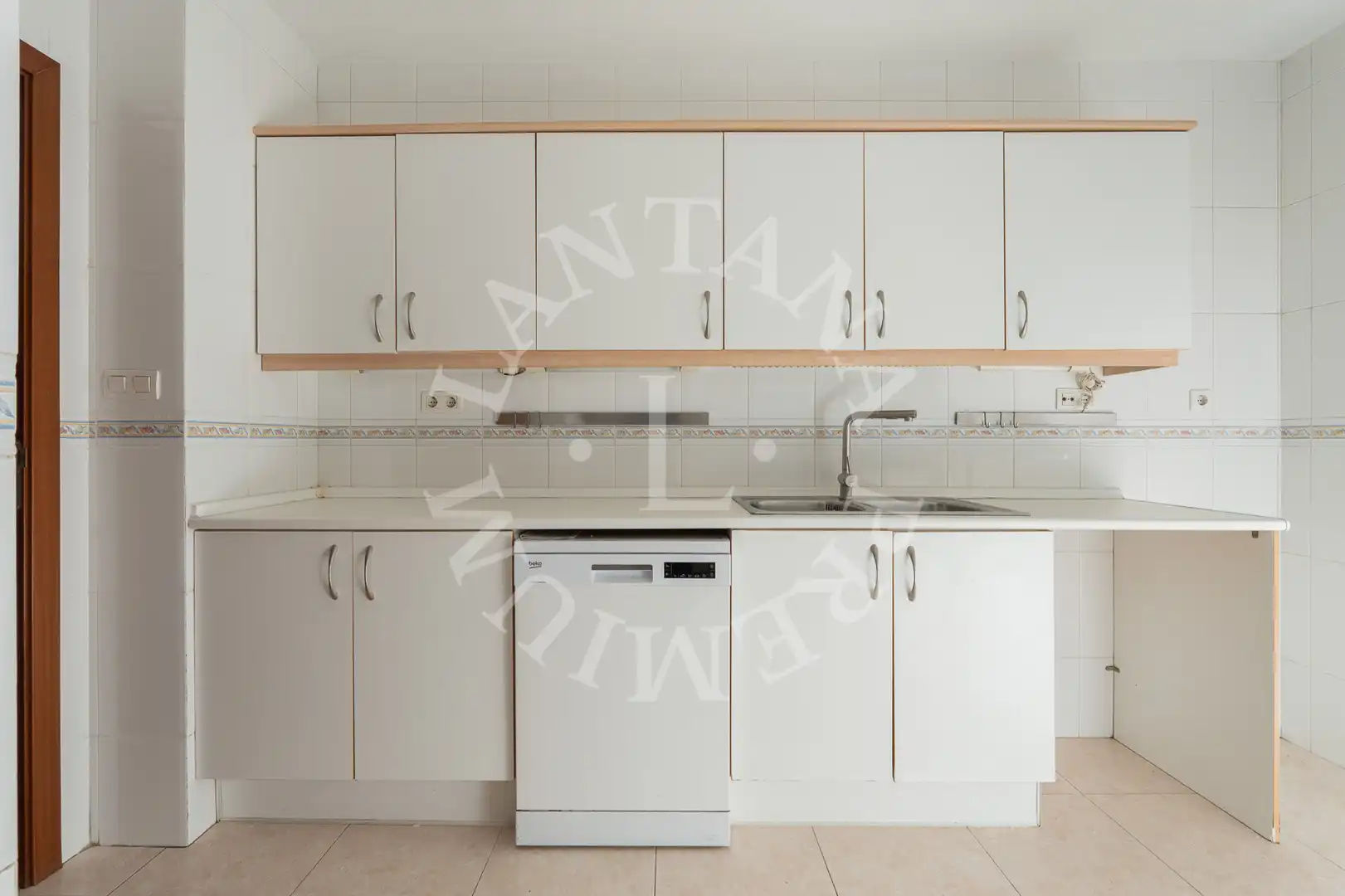 Cuina de Pis en venda en Barcelona amb Aire condicionat i Terrassa
