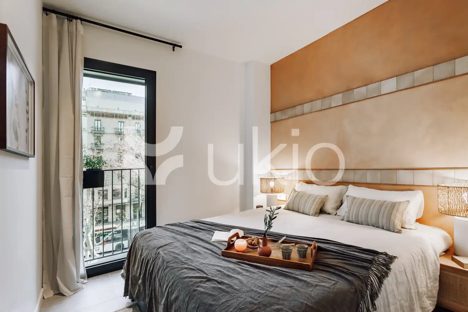 Dormitori de Apartament de lloguer en Barcelona amb Aire condicionat, Calefacció i Moblat