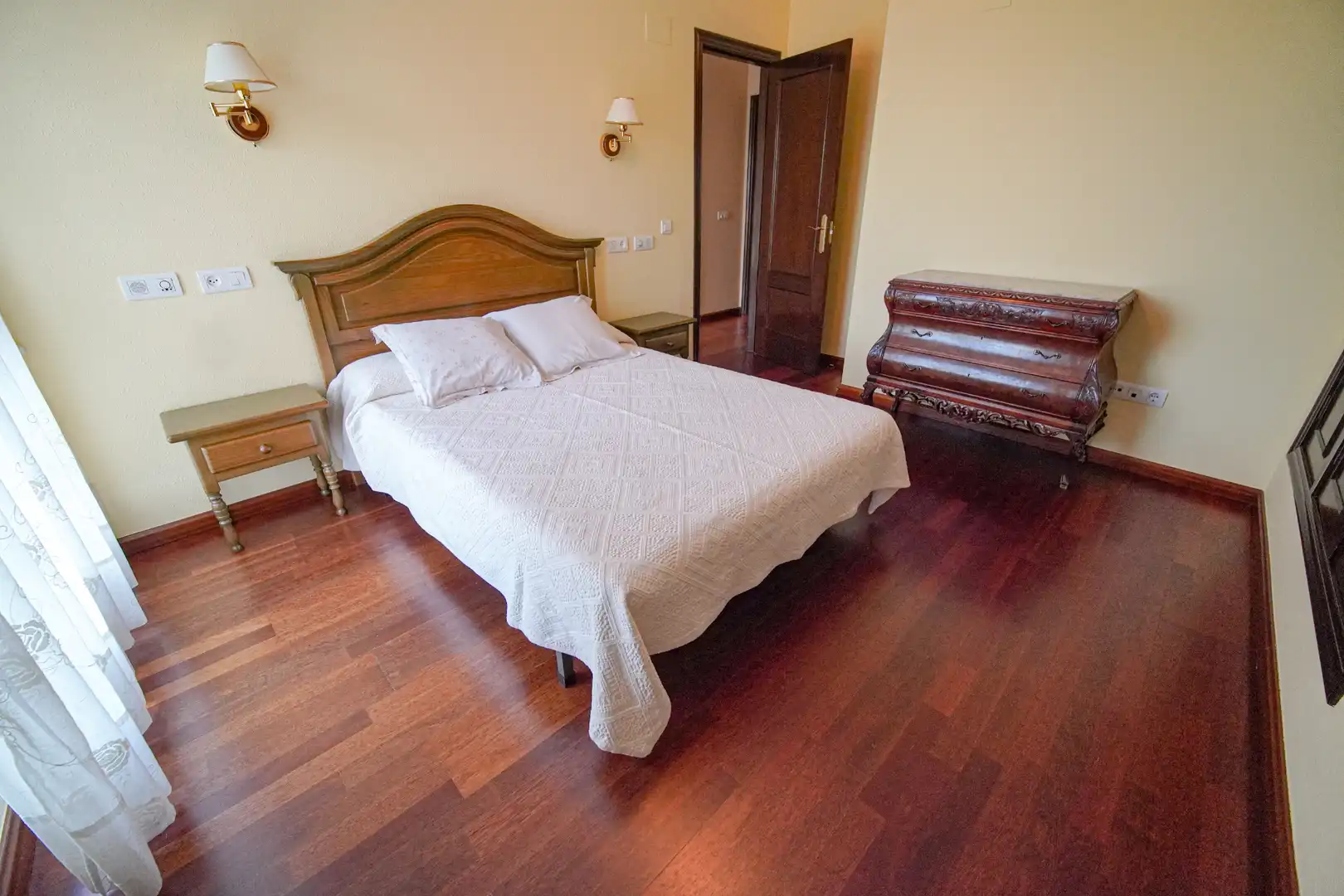 Dormitori de Casa o xalet en venda en Siero amb Calefacció, Jardí privat i Parquet