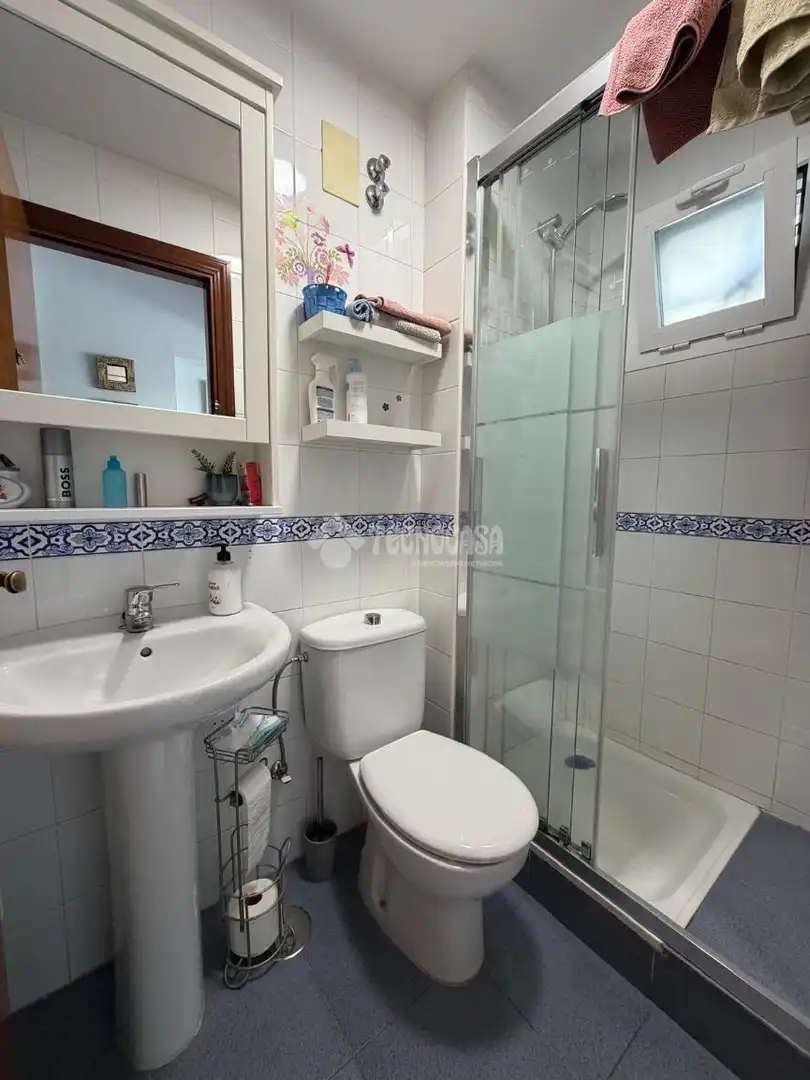 Bathroom of Detached homes for sale in Utrera  with Air Conditioner and Community pool