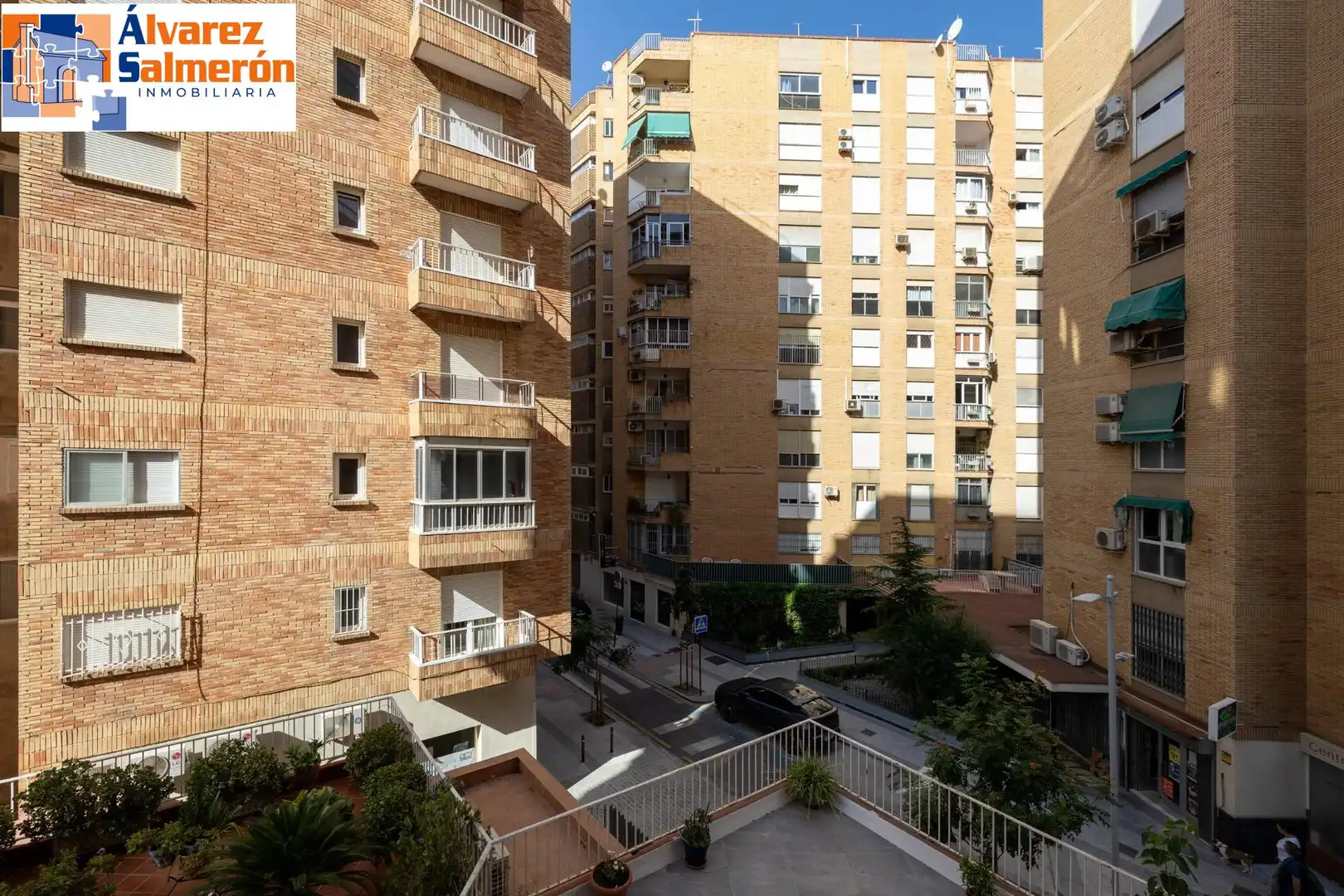 Außenansicht von Wohnung zur Miete in Granada mit Heizung, Terrasse und Möbliert