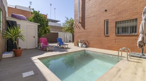 CASA DE TRES PLANTAS CON PATIO Y PISCINA A LA VENTA EN SEVILLA, ZONA CIUDAD JARDÍN