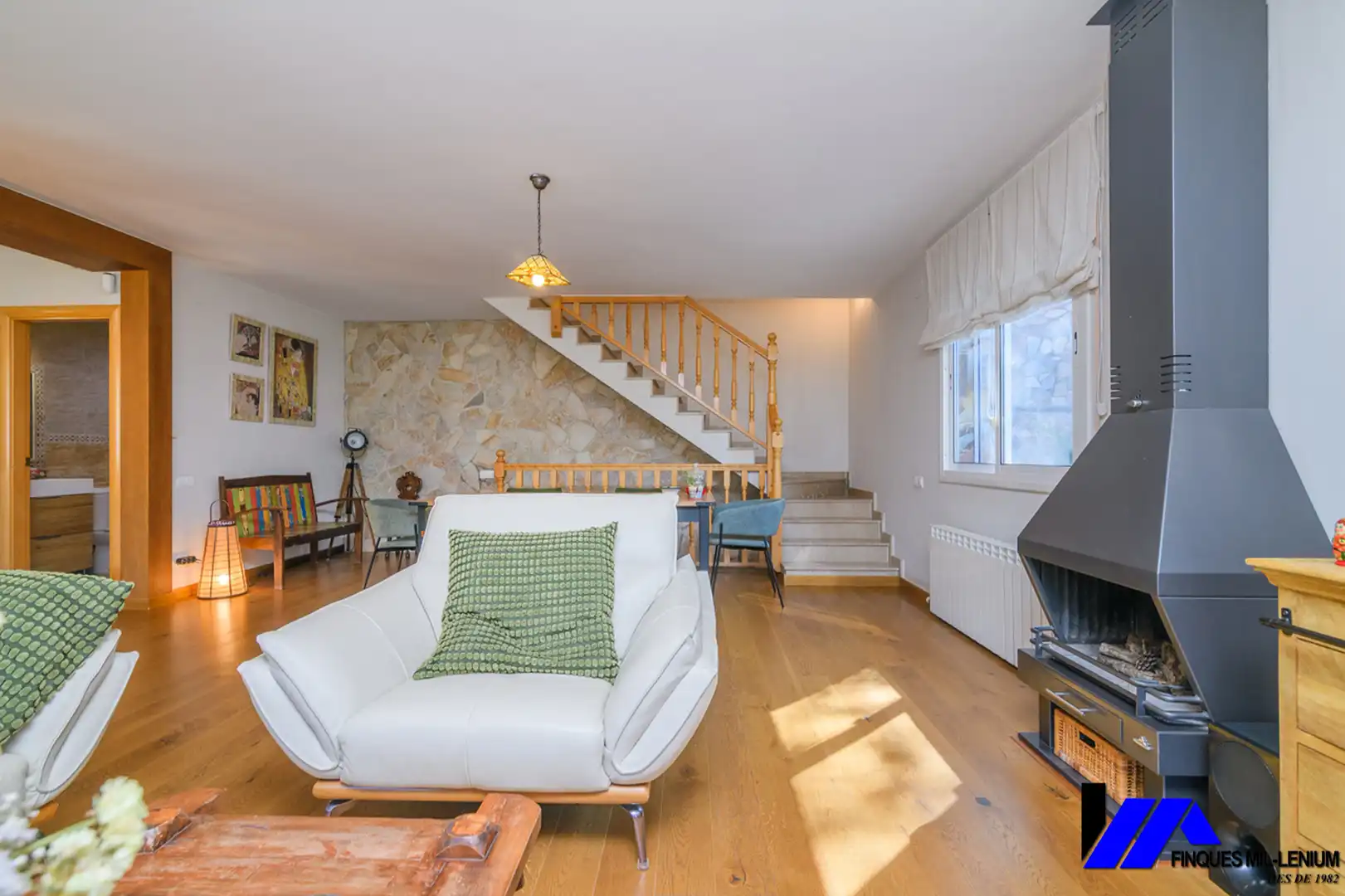 Sala de estar de Casa o chalet en venta en Vallirana con Aire acondicionado, Calefacción y Jardín privado