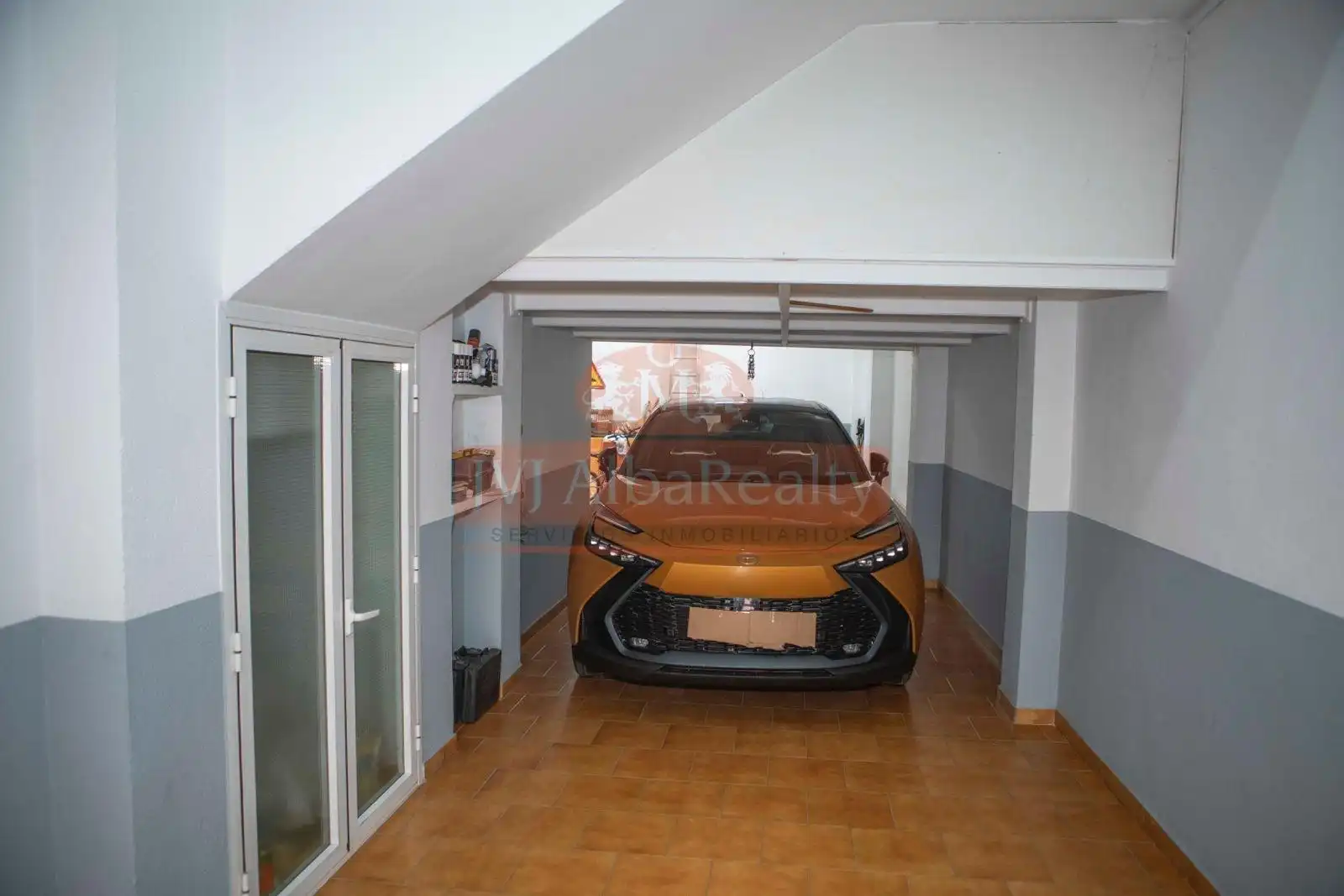 Parking of Houses for sale in San Pablo