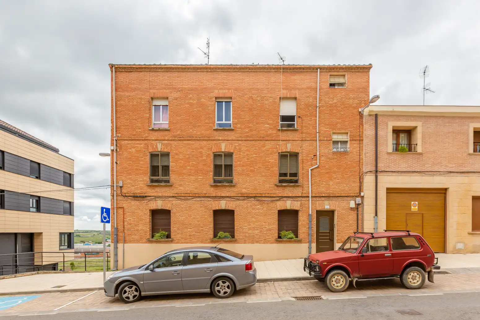 Vista exterior de Piso en venta en Viana con Calefacción y Trastero