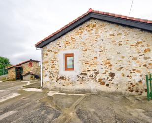 Vista exterior de Casa o xalet en venda en Langreo amb Calefacció, Terrassa i Piscina