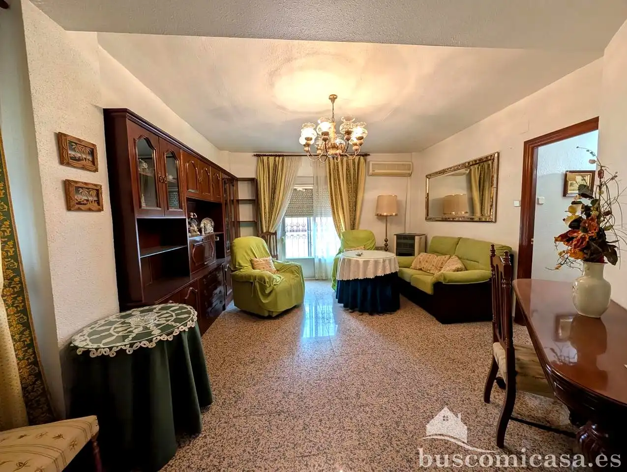Sala d'estar de Casa o xalet en venda en Linares amb Aire condicionat, Calefacció i Jardí privat