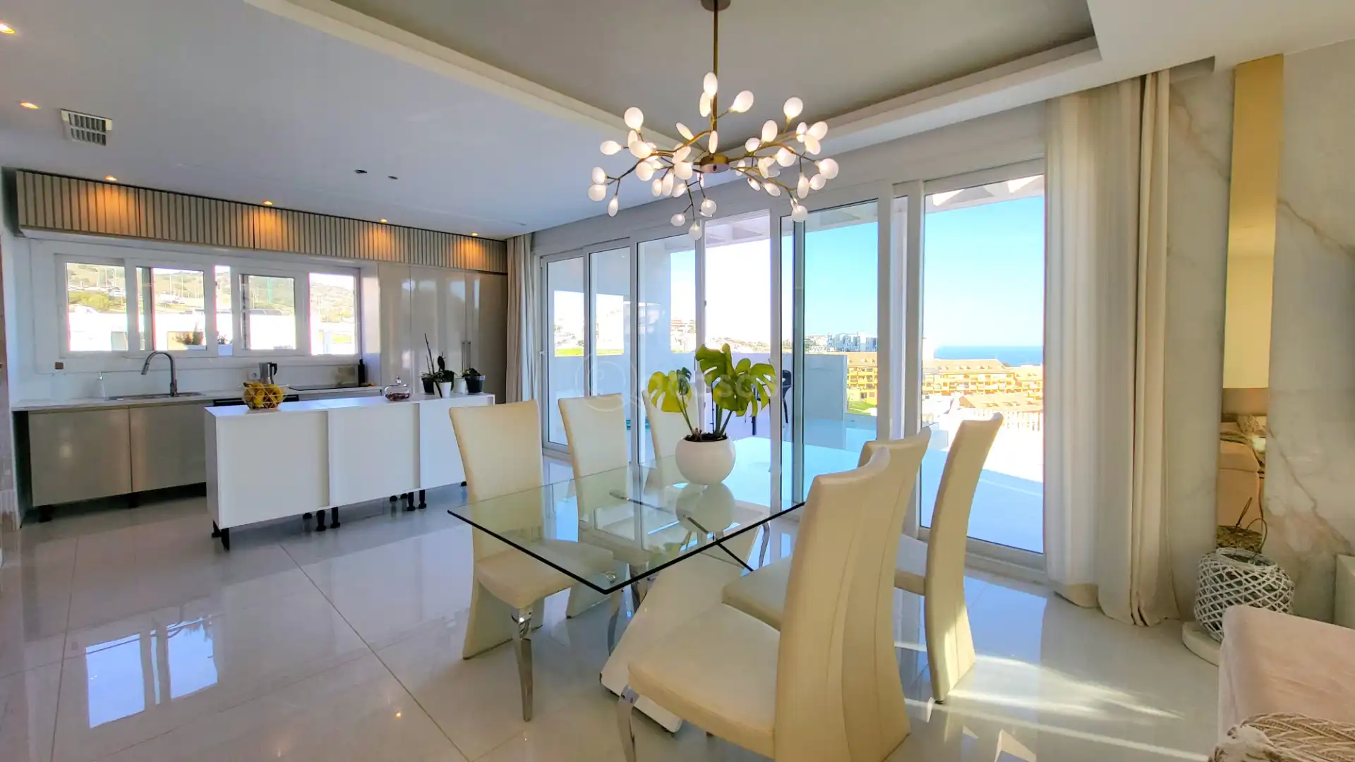 Comedor de Casa o chalet en venta en Benalmádena con Aire acondicionado, Calefacción y Jardín privado