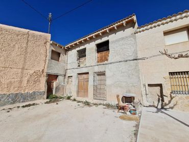 Chalet en venta en El Pinós / Pinoso