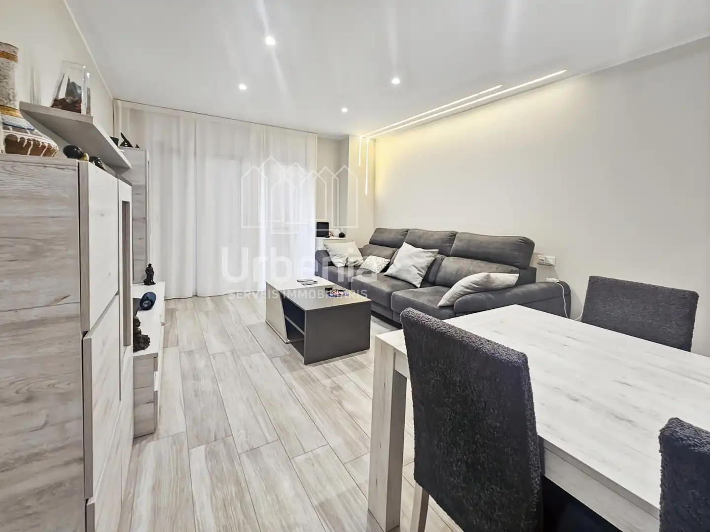 Flat with lift for sale in Centre